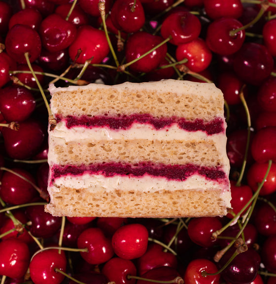 Pretty Little Liar (Cake Slice)